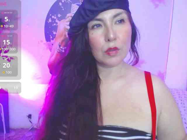 Evelyn-mature19 Evelyn-mature19