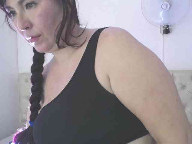 Evelyn-mature19 webcam