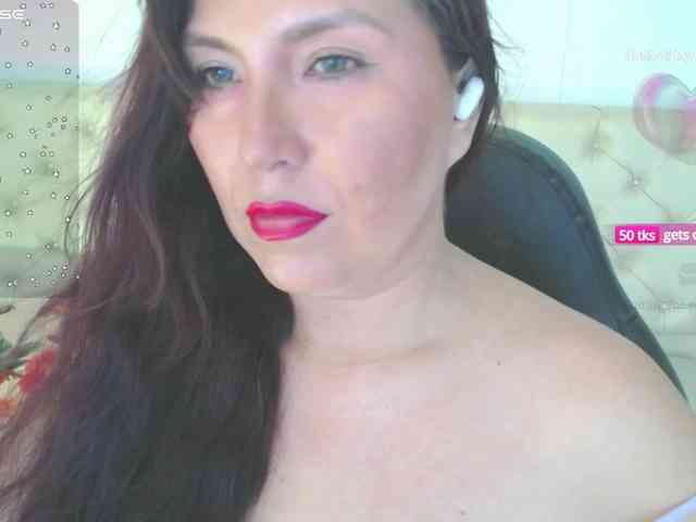 Evelyn-mature19 Live Webcam on BongaCams