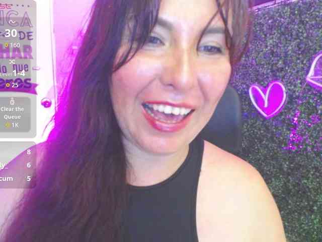 Evelyn-mature19 Evelyn-mature19