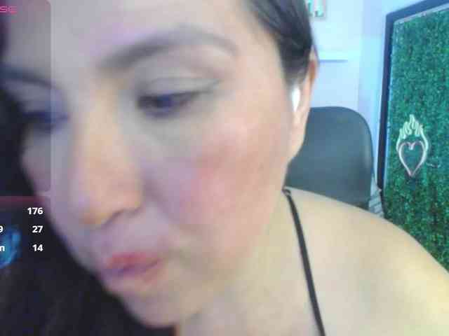 Evelyn-mature19 webcam