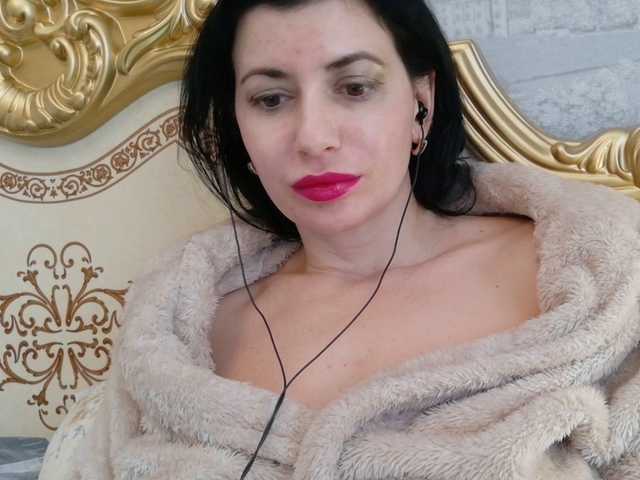 Rosalinda37's BongaCams show and profile