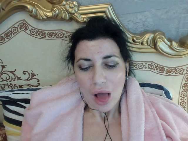 Rosalinda37's BongaCams show and profile