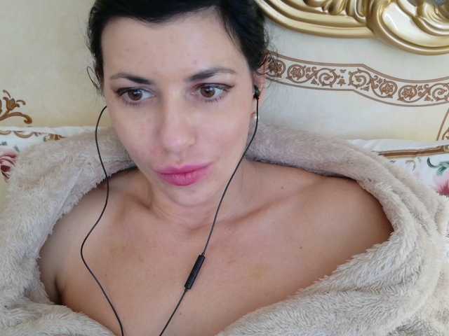 Rosalinda37's BongaCams show and profile