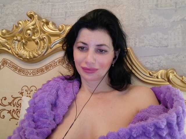 Rosalinda37's BongaCams show and profile