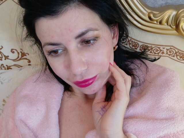 Rosalinda37's BongaCams show and profile