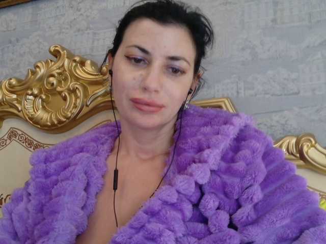 Rosalinda37's BongaCams show and profile