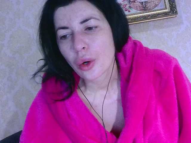 Rosalinda37's BongaCams show and profile