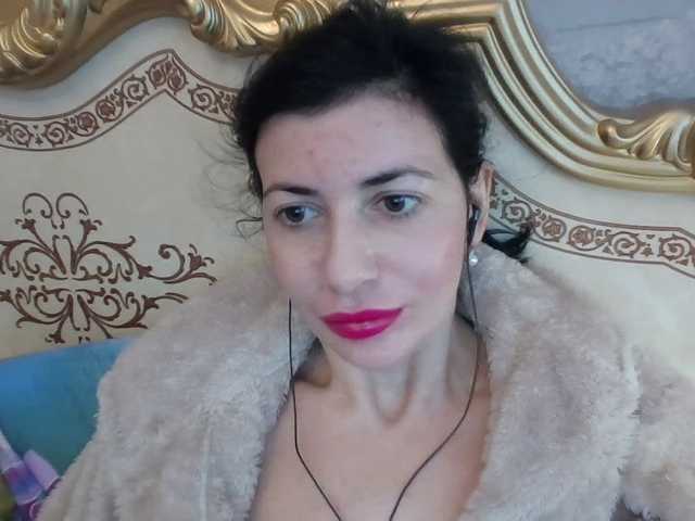 Rosalinda37's BongaCams show and profile