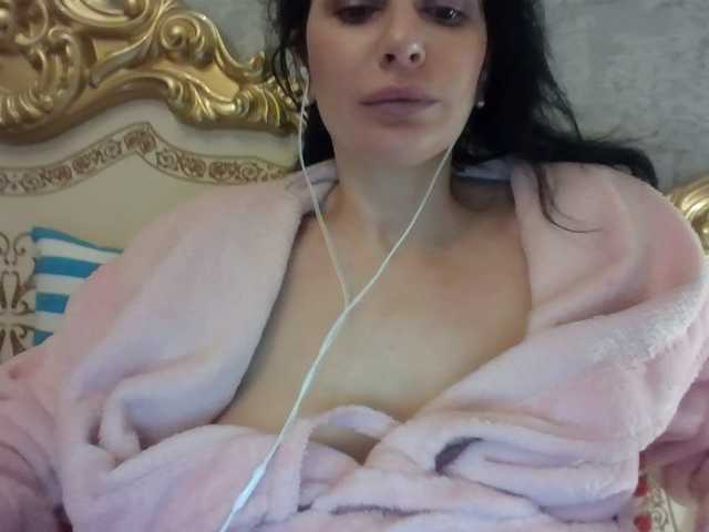 Rosalinda37's BongaCams show and profile