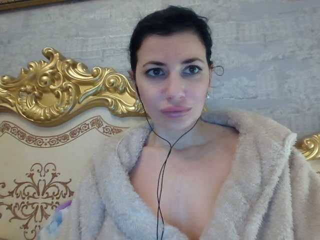 Rosalinda37's BongaCams show and profile
