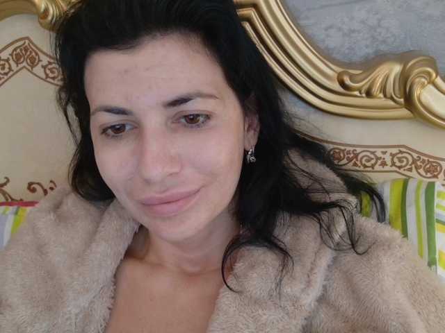 Rosalinda37's BongaCams show and profile