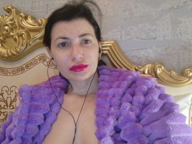 Rosalinda37's BongaCams show and profile