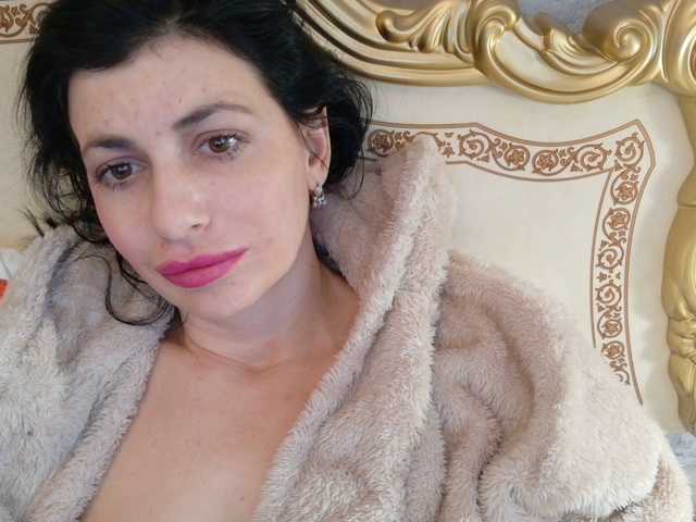 Rosalinda37's BongaCams show and profile