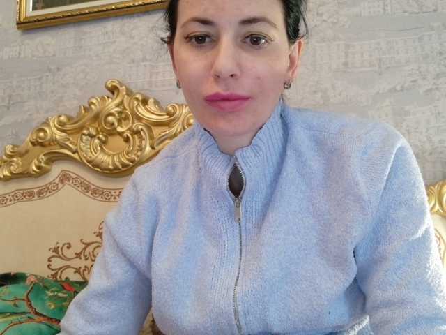 Rosalinda37's BongaCams show and profile