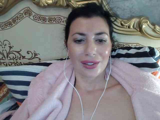 Rosalinda37 webcam
