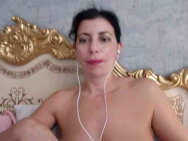 Rosalinda37 webcam