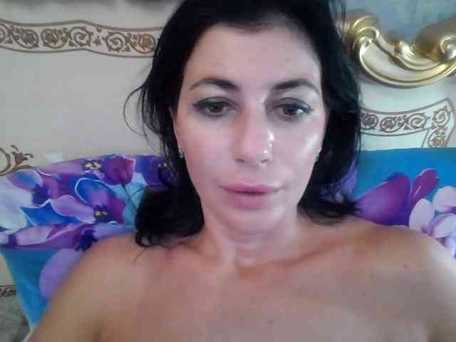Rosalinda37 webcam