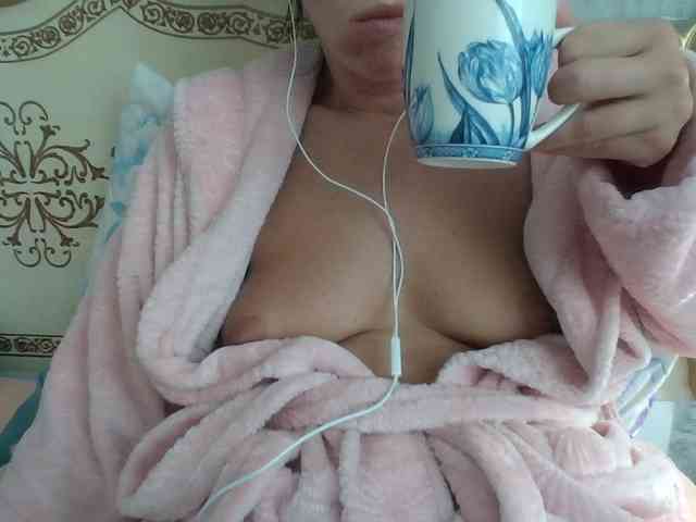 Rosalinda37 webcam