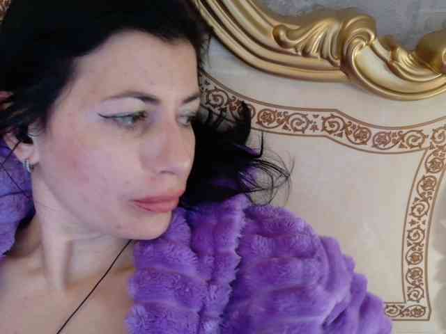 Rosalinda37 webcam