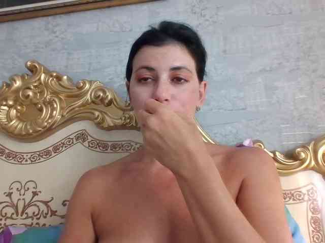 Rosalinda37 webcam
