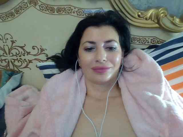 Rosalinda37 webcam
