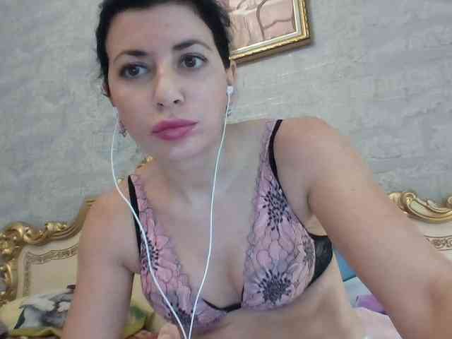 Rosalinda37 webcam