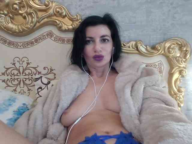 Rosalinda37 webcam