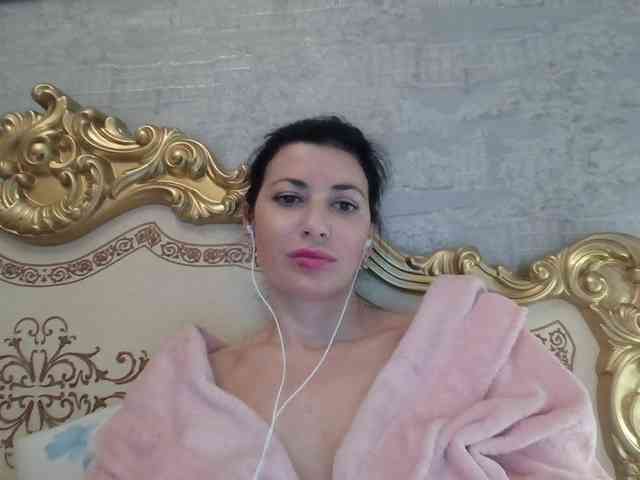 Rosalinda37 webcam