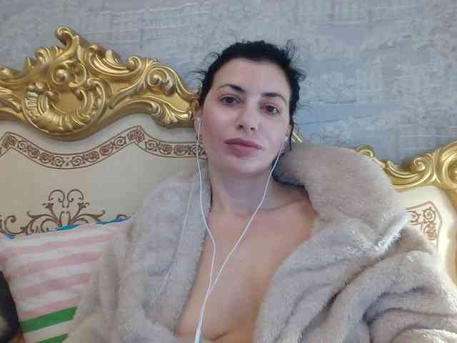Rosalinda37 webcam