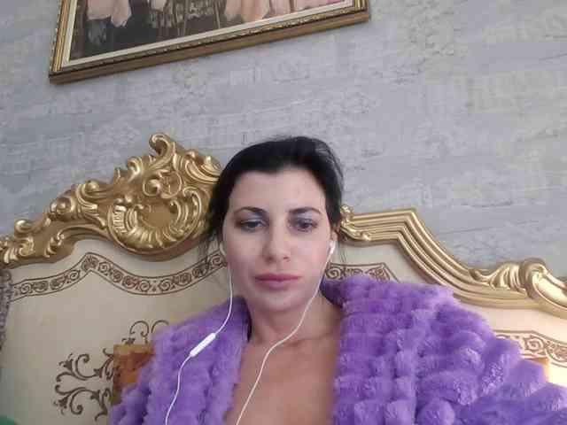 Rosalinda37 webcam