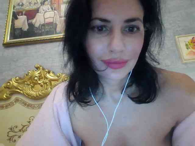 Rosalinda37 webcam