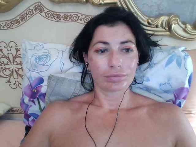 Rosalinda37 webcam