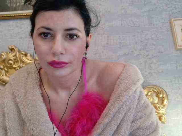Rosalinda37 webcam