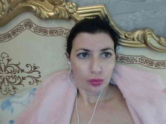 Rosalinda37 webcam