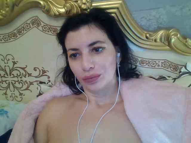 Rosalinda37 webcam