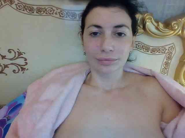 Rosalinda37 webcam
