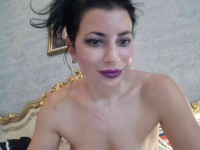 Rosalinda37 webcam
