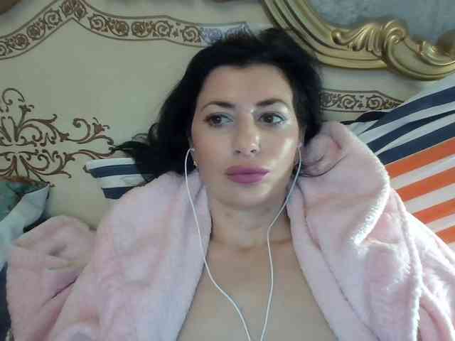 Rosalinda37 webcam