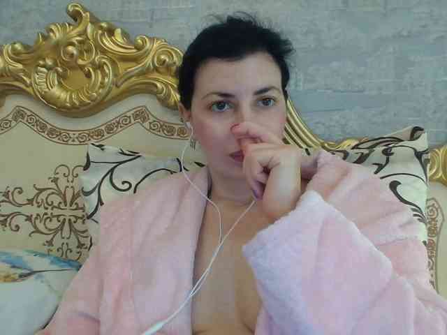 Rosalinda37 webcam