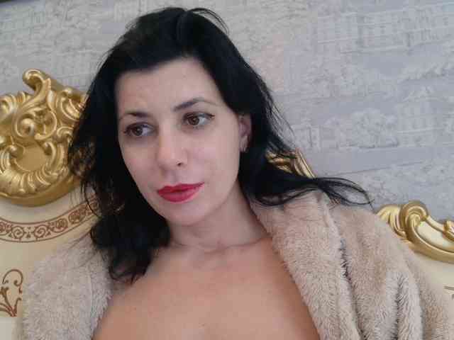 Rosalinda37 webcam