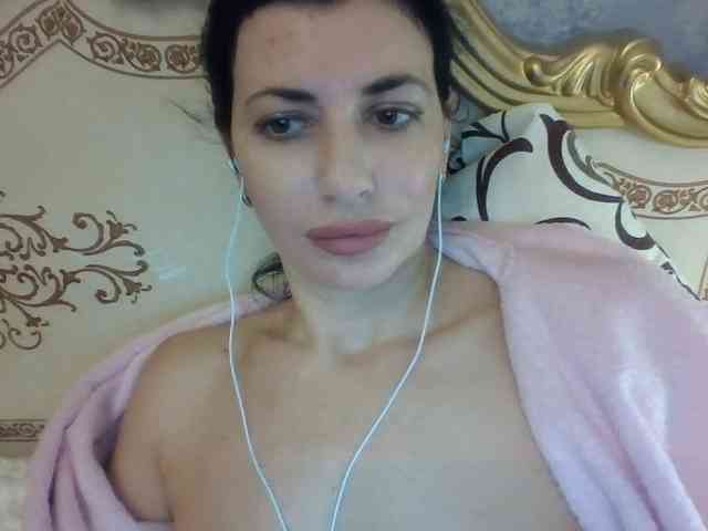 Rosalinda37 webcam