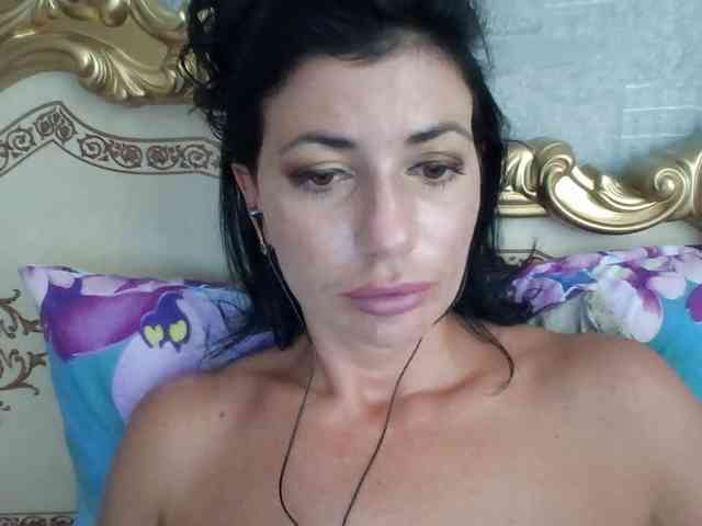 Rosalinda37 webcam