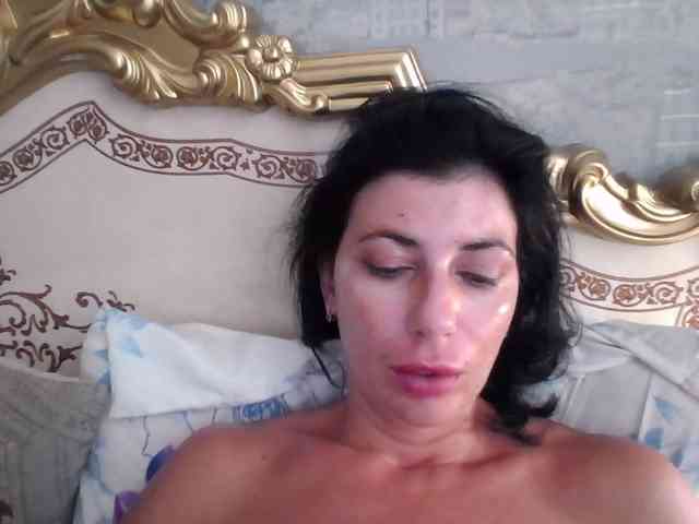 Rosalinda37 webcam