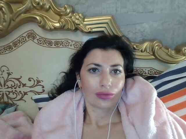 Rosalinda37 webcam