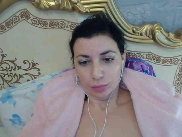 Rosalinda37 webcam