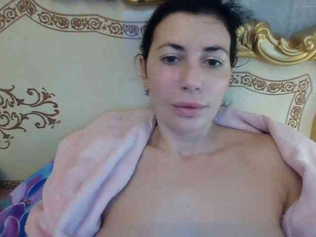 Rosalinda37 webcam