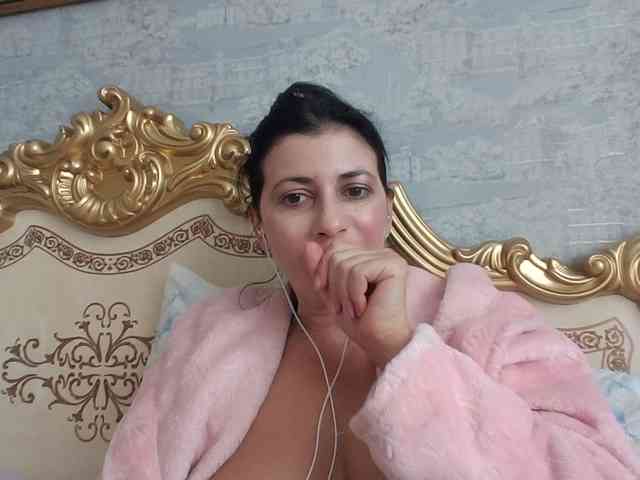 Rosalinda37 webcam