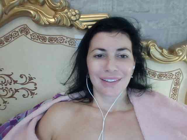 Rosalinda37 webcam