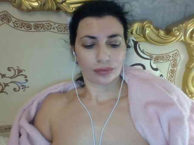Rosalinda37 webcam